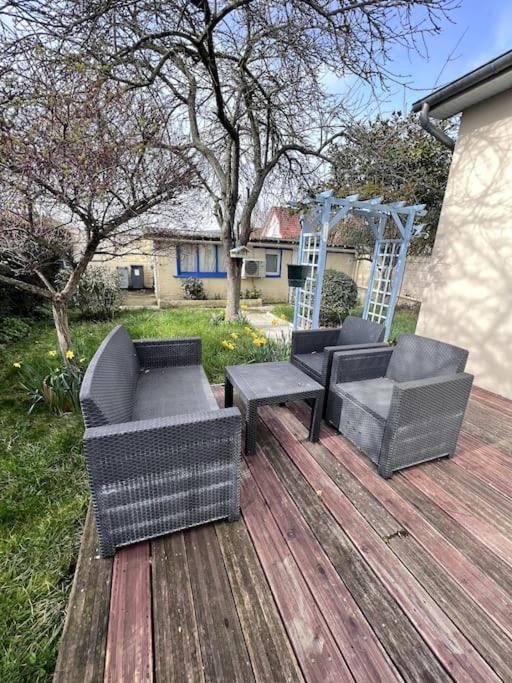 Maison De Vacances Familiale Ouistreham Exterior foto